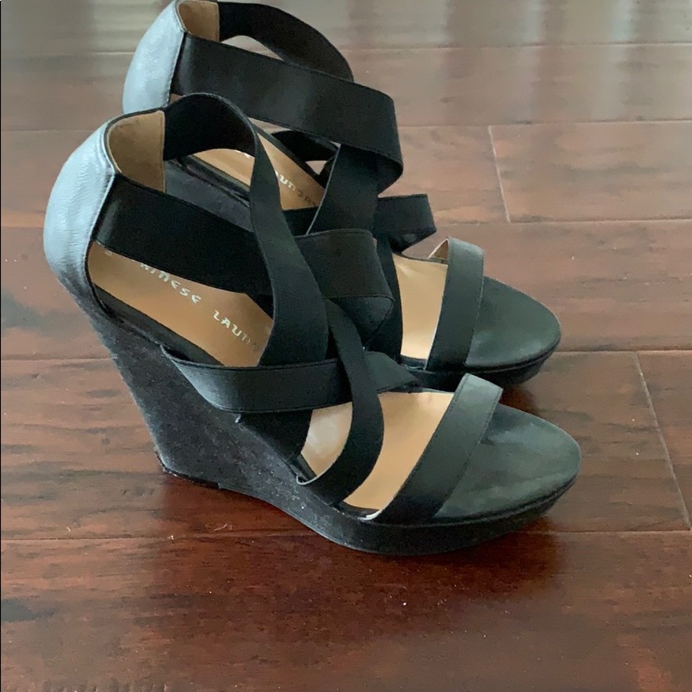 Black wedges